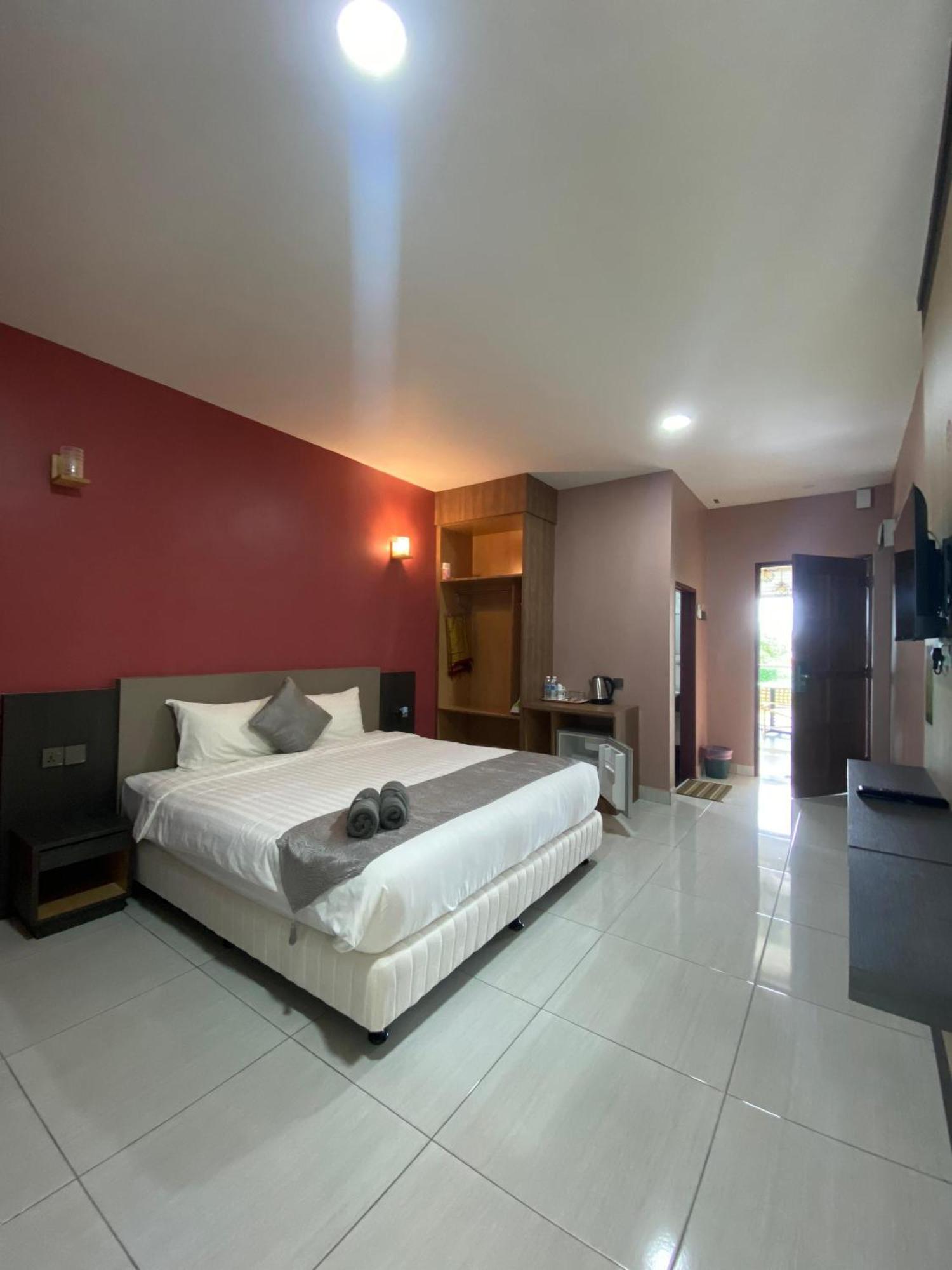 Grand Village Inn Пантай-Сенанг Экстерьер фото