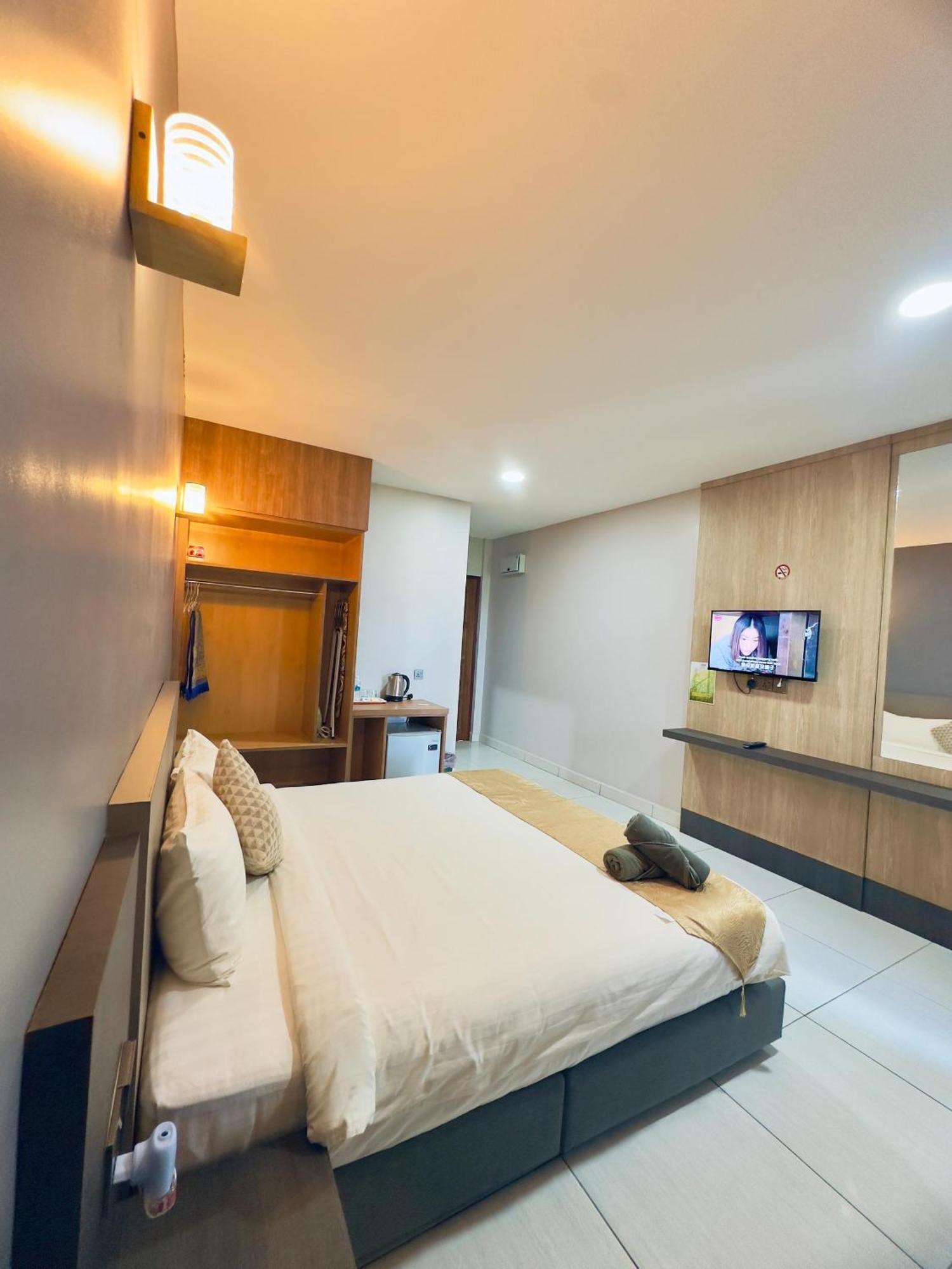 Grand Village Inn Пантай-Сенанг Экстерьер фото